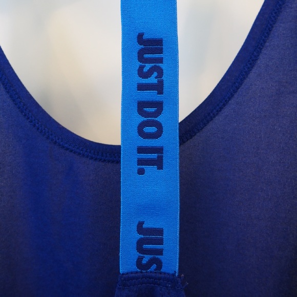 Nike Women’s Tank Top - Picture 5 of 6